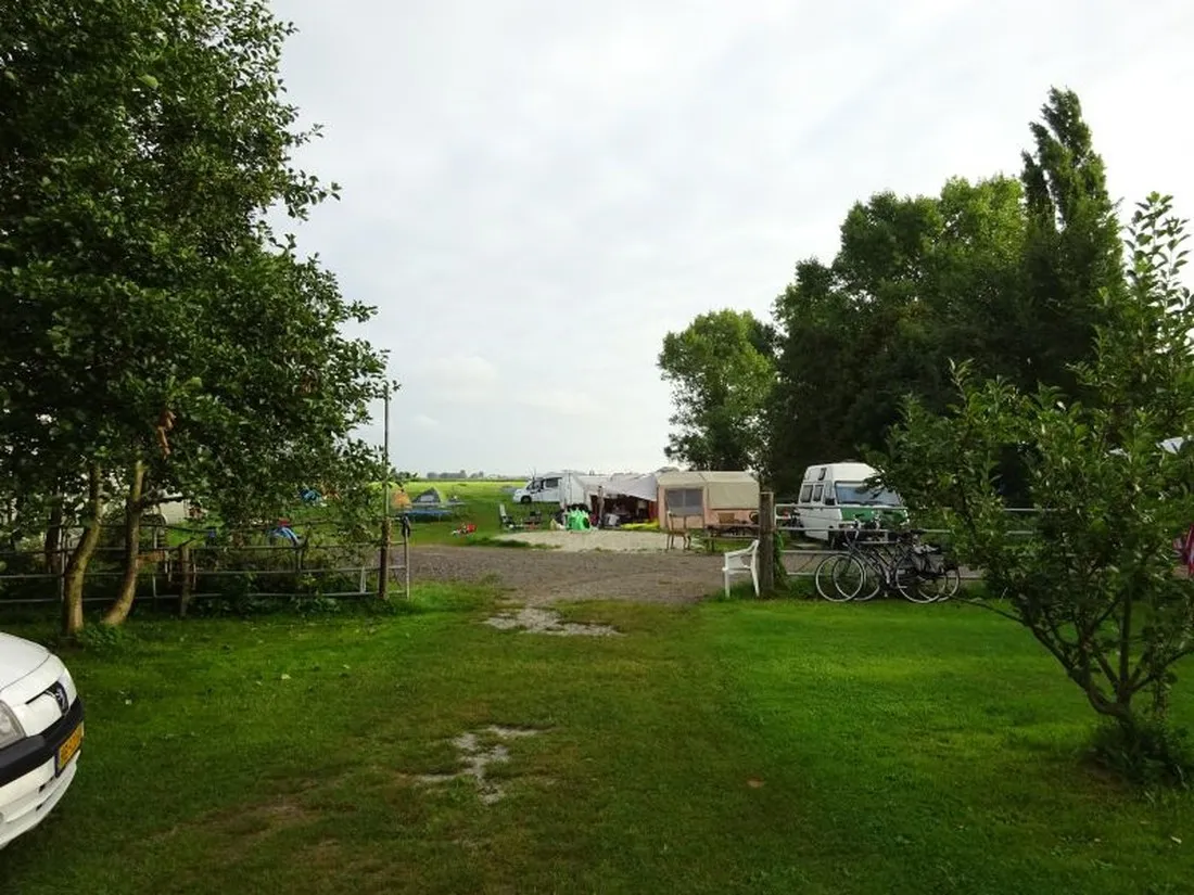 mini-camping-t-uilenstekkie-amsterdam-wq2zm