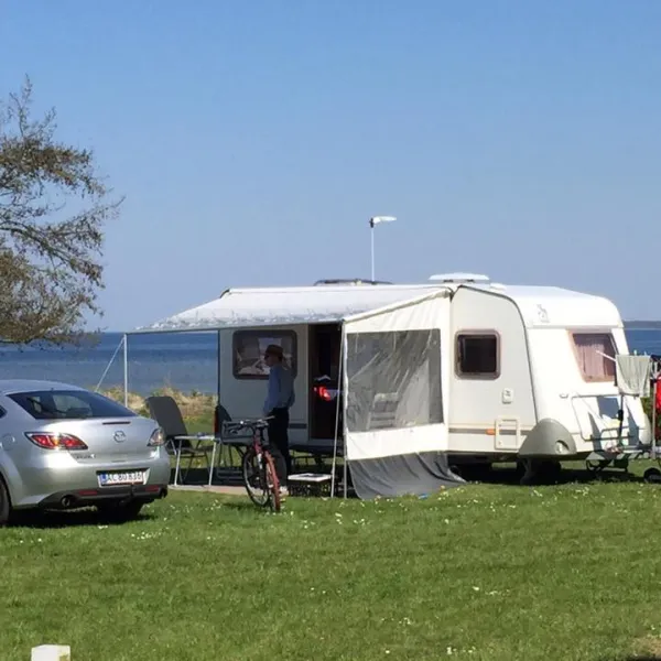 hvalpsund-familie-camping-fars-f5iwp