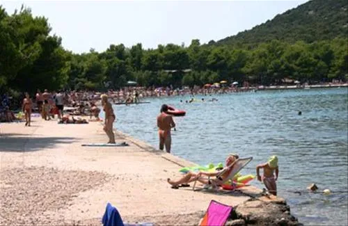 camping-jazina-tisno-pkqmw