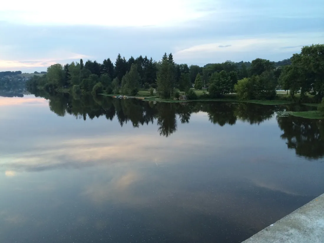 camping-municipal-le-parc-availles-limouzine-bbyif