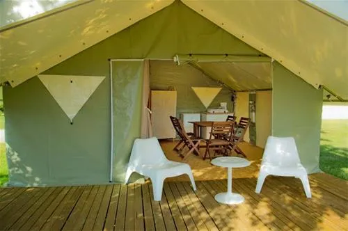 camping-porte-des-vosges-bulgnville-wrmlx