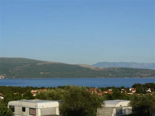 camping-bor-krk-6rzjt
