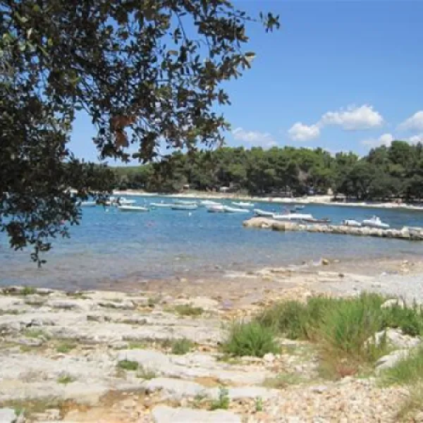 camping-colone-bale-b5jpe