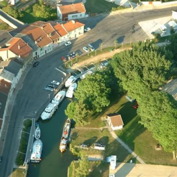 camping-municipal-campingcars-uniquement-stenay-h9nvr
