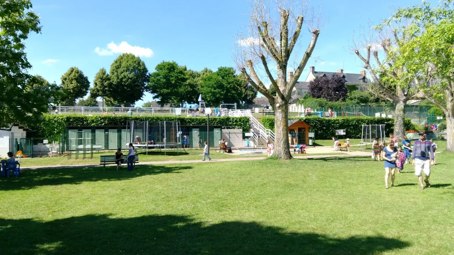 camping-municipal-des-fontenelles-luche-pringe-bzzvv
