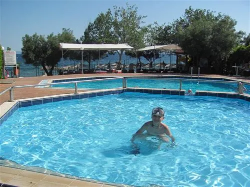 camping-bungalows-kouyoni-gerakini-f4y4u