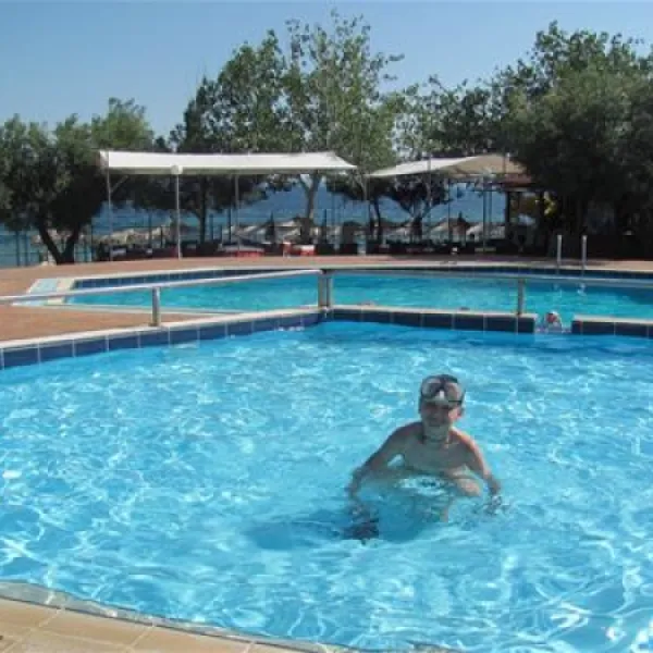 camping-bungalows-kouyoni-gerakini-f4y4u