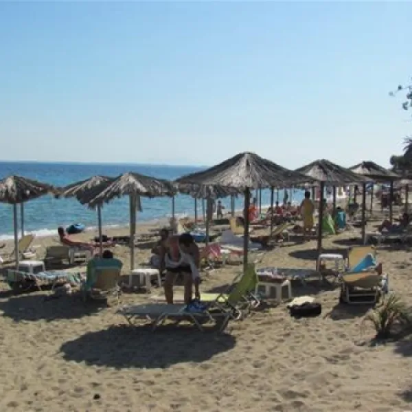 camping-bungalows-kouyoni-gerakini-z8nav