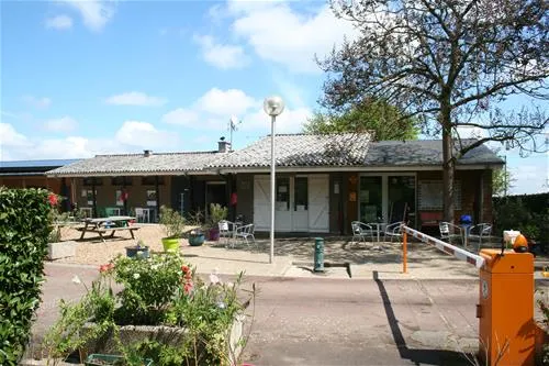 camping-municipal-olivet-5lg5e