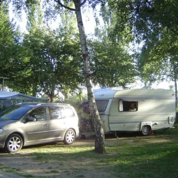 camping-municipal-olivet-xyoyy