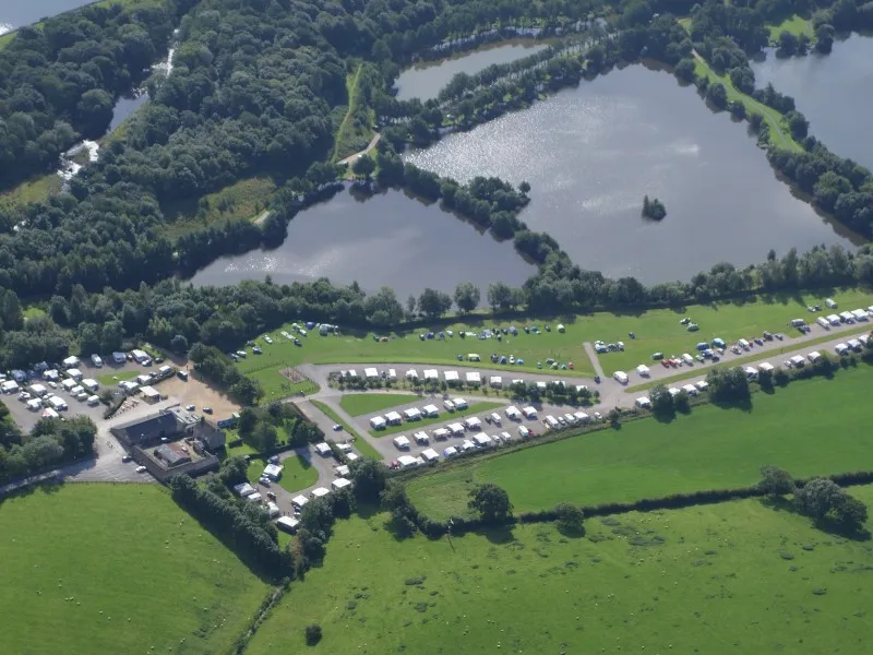 wyreside-lakes-fishery-lancaster-q9rjy