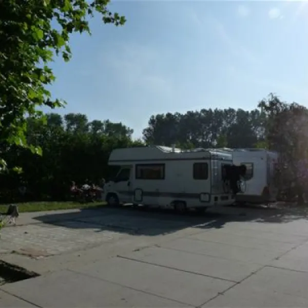 mini-camping-korenbloem-vrouwenpolder-v2px7