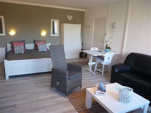 mini-camping-korenbloem-vrouwenpolder-vcouk