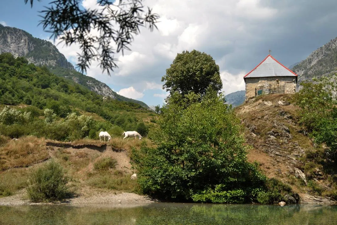 curraj-i-eperm-summer-camping-curraj-i-eperm-9bpv5
