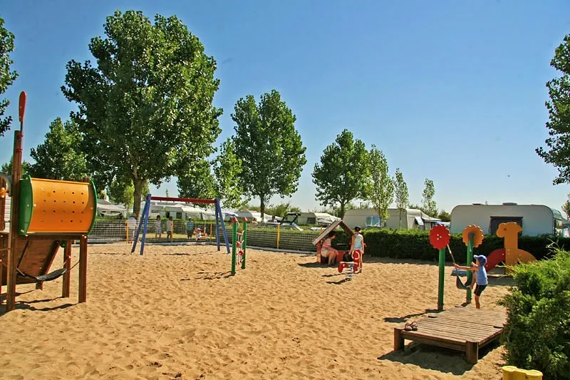 camping-le-cottage-fleuri-la-tranche-sur-mer-caxfm