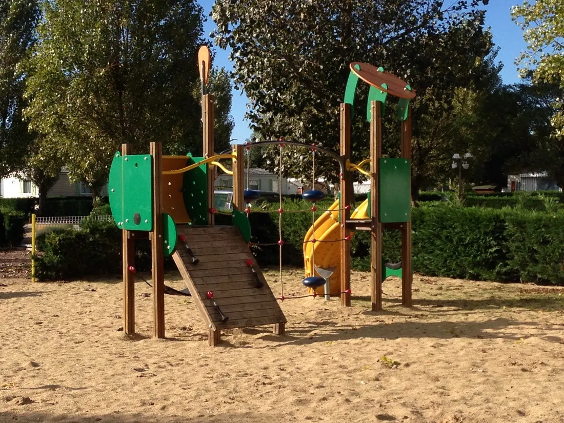 camping-le-cottage-fleuri-la-tranche-sur-mer-danwz