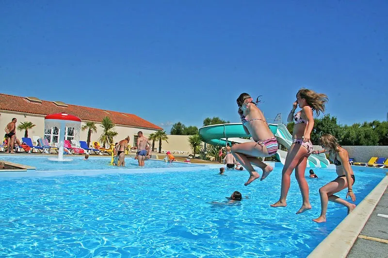camping-le-cottage-fleuri-la-tranche-sur-mer-val7y