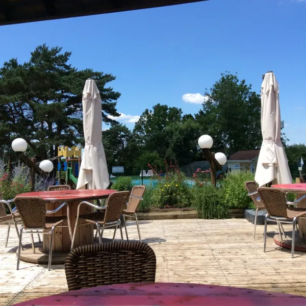 camping-sites-et-paysages-les-hirondelles-loupiac-11gif