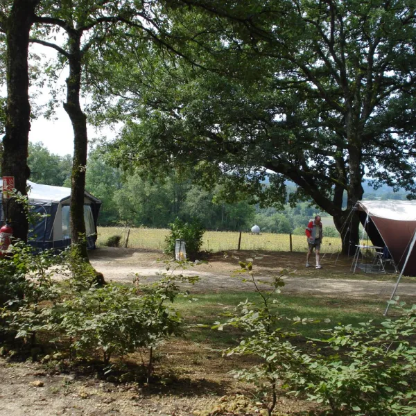 camping-sites-et-paysages-les-hirondelles-loupiac-hdqlt
