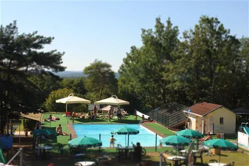 camping-sites-et-paysages-les-hirondelles-loupiac-igjhd