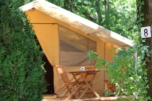 camping-sites-et-paysages-les-hirondelles-loupiac-s8pfr