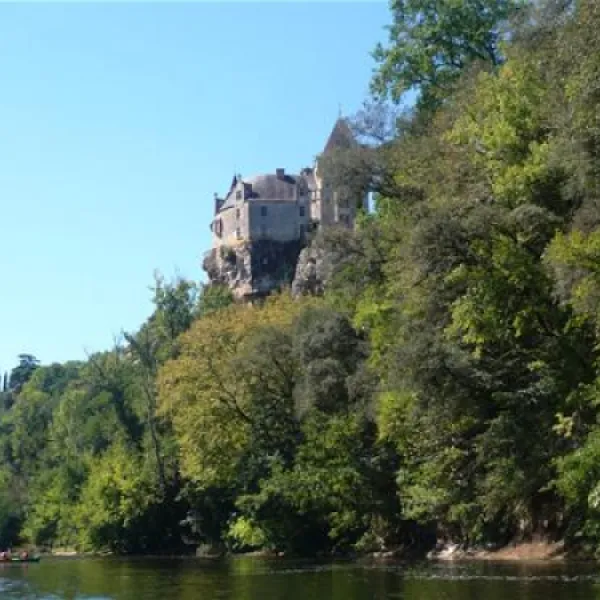 camping-sites-et-paysages-les-hirondelles-loupiac-xie3d