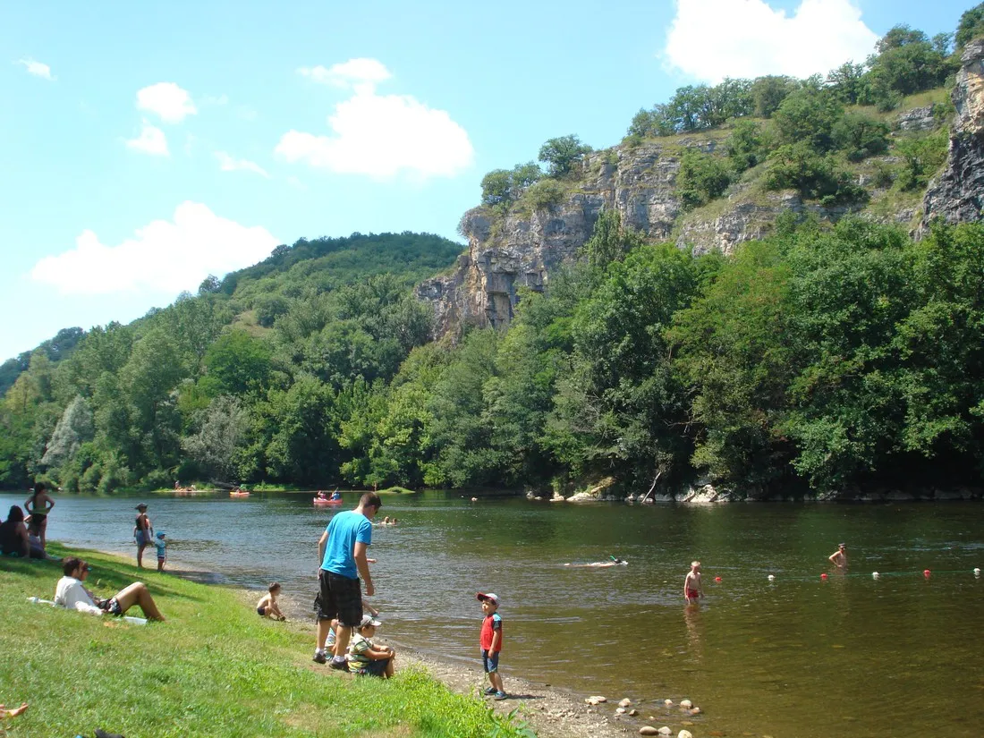 camping-sites-et-paysages-les-hirondelles-loupiac-zxog4
