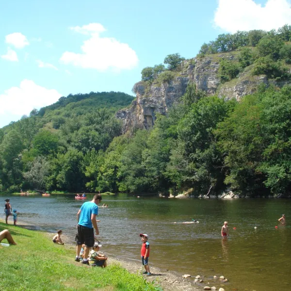 camping-sites-et-paysages-les-hirondelles-loupiac-zxog4