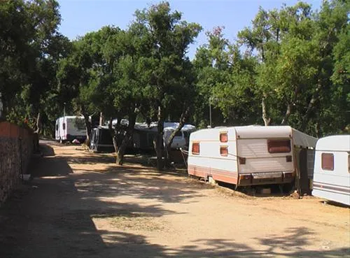 camping-moby-dick-palafrugell-qcl4l