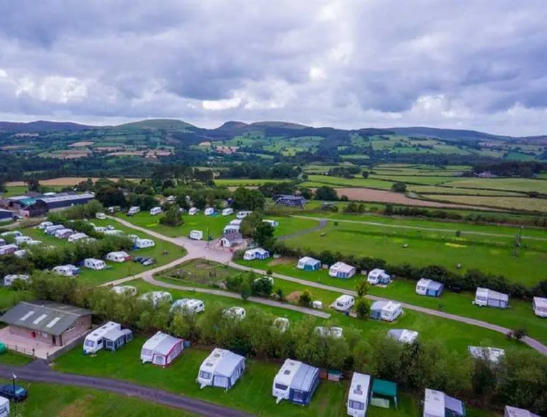 fron-caravan-camping-park-anglesey-fukss