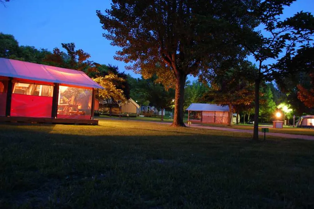 camping-le-soleil-des-bastides-cahuzac-sur-vere-bctq7
