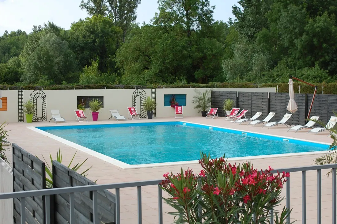 camping-le-soleil-des-bastides-cahuzac-sur-vere-bvnp9