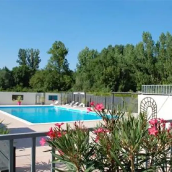 camping-le-soleil-des-bastides-cahuzac-sur-vere-vwrgz