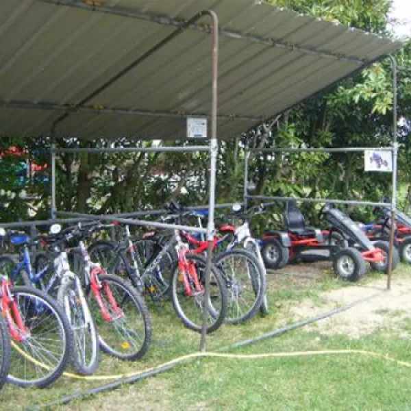 camping-couleurs-du-monde-faverolles-sur-cher-iyrnl