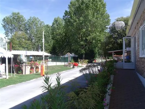 camping-couleurs-du-monde-faverolles-sur-cher-usf7x