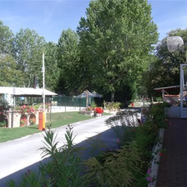 camping-couleurs-du-monde-faverolles-sur-cher-usf7x