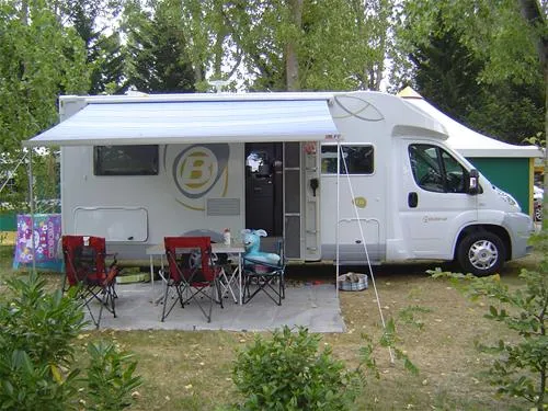 camping-couleurs-du-monde-faverolles-sur-cher-vzeqh