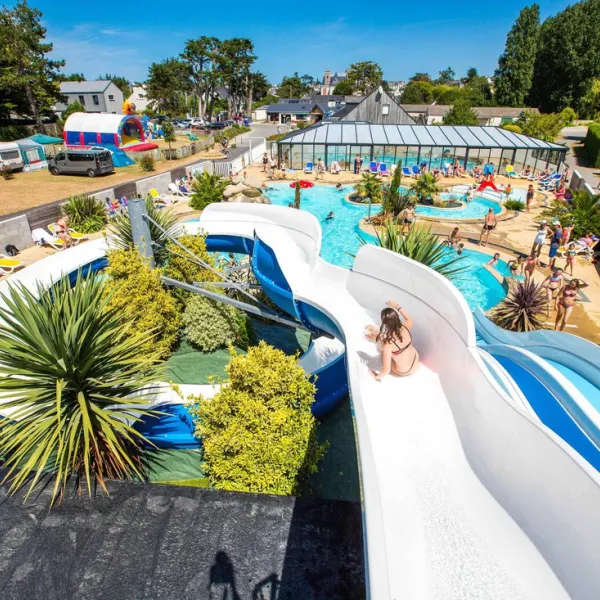 flower-camping-longchamp-st-lunaire-oz3lw