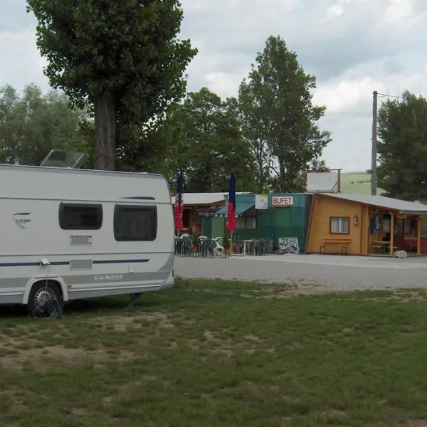 autocamping-trencin-na-ostrove-trencin-2mnjk