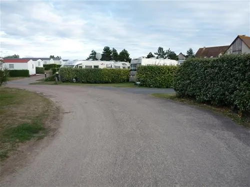 camping-le-point-du-jour-merville-franceville-plage-lzeea