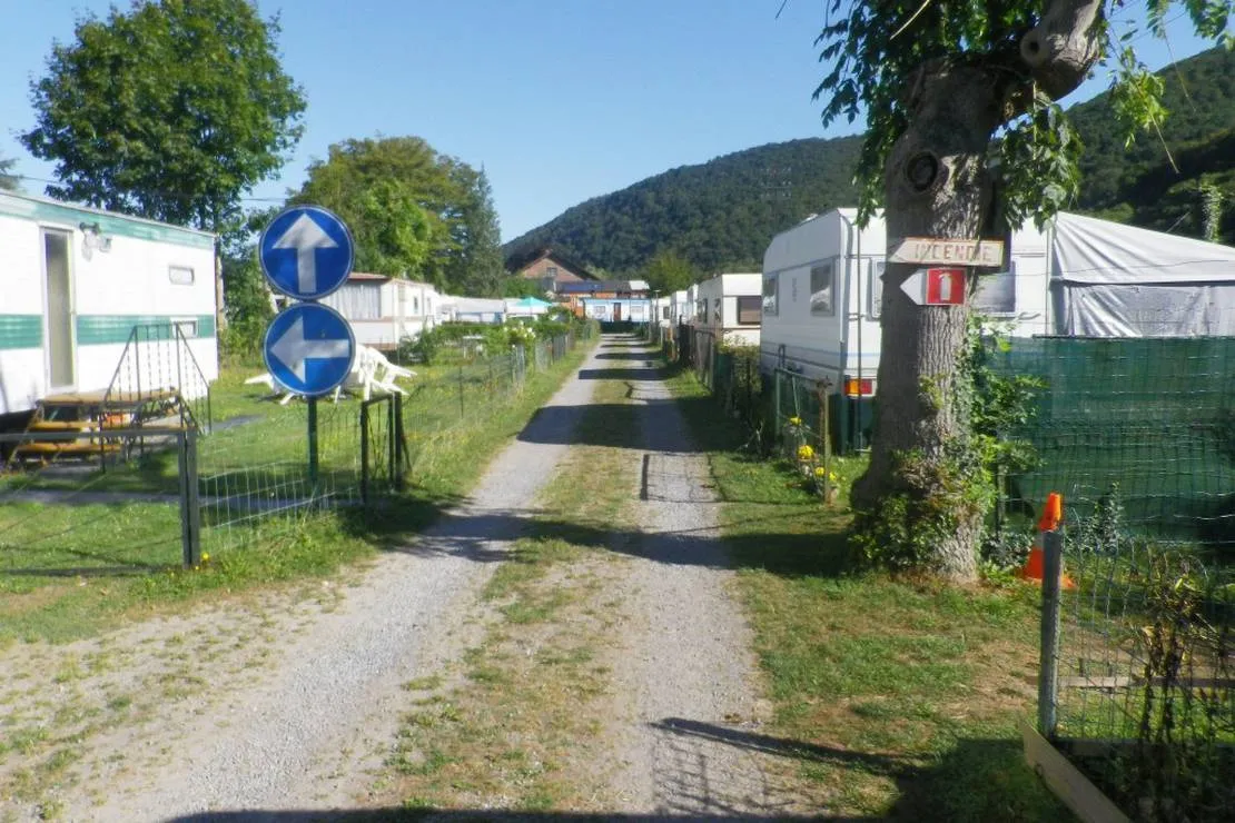 camping-castel-mosan-hermeton-sur-meuse-d5hfs