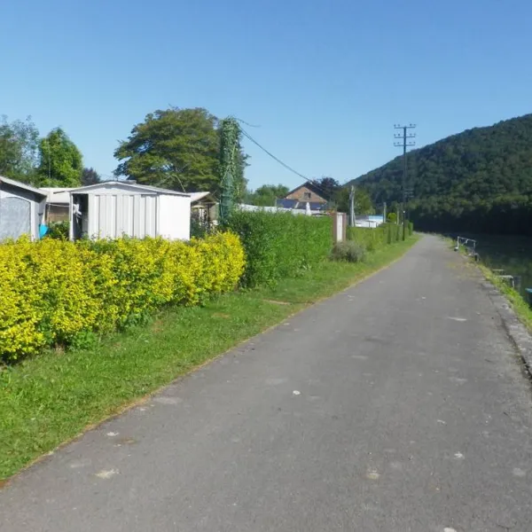 camping-castel-mosan-hermeton-sur-meuse-kzuvc