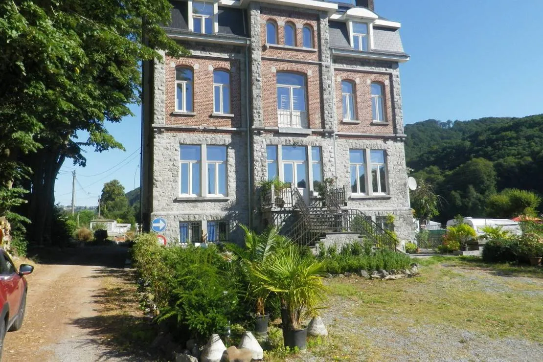 camping-castel-mosan-hermeton-sur-meuse-tl47f