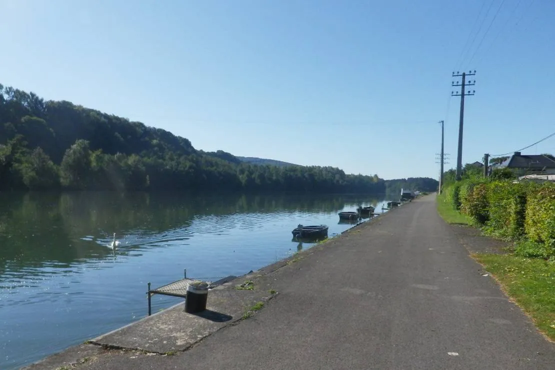 camping-castel-mosan-hermeton-sur-meuse-yff3x