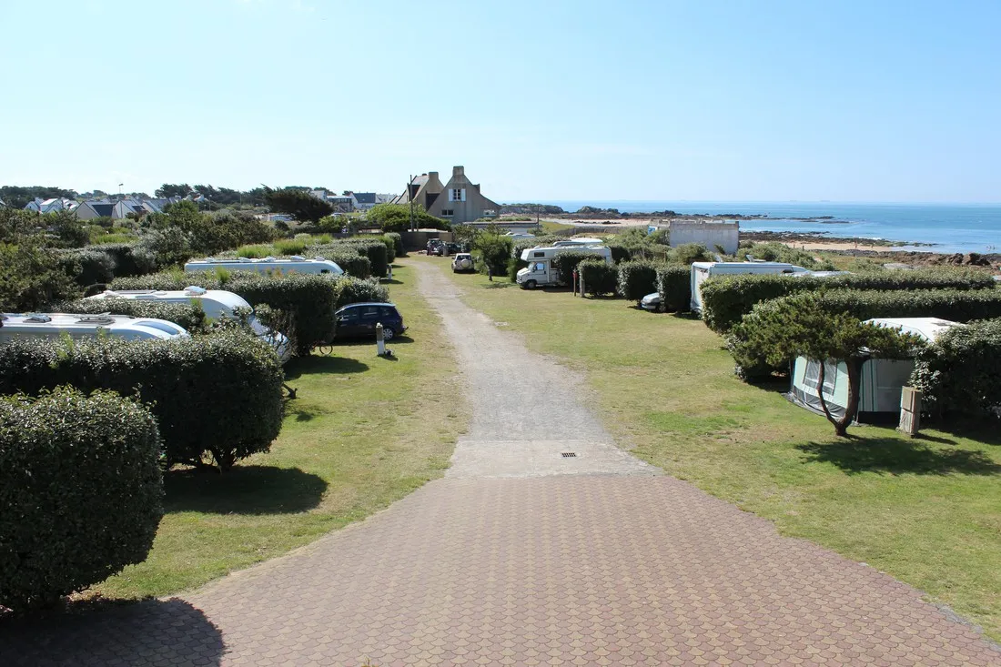 camping-la-govelle-batz-sur-mer-ai8tz