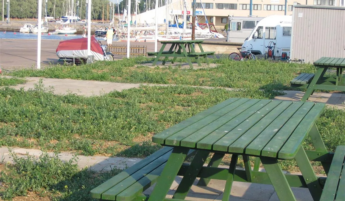 pirita-harbor-camping-tallin-b7sy9