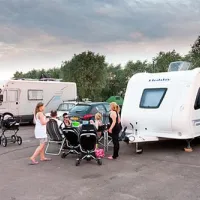 pirita-harbor-camping-tallin-dgzea