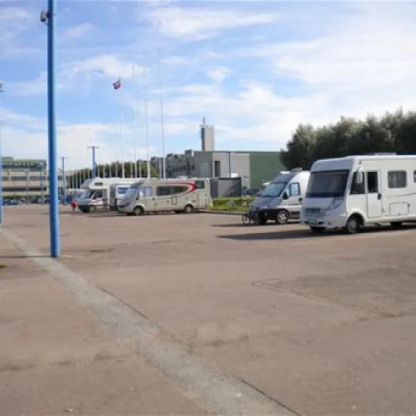 pirita-harbor-camping-tallin-hu8an