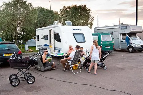 pirita-harbor-camping-tallin-im1qi