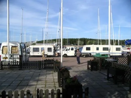 pirita-harbor-camping-tallin-vdwyn